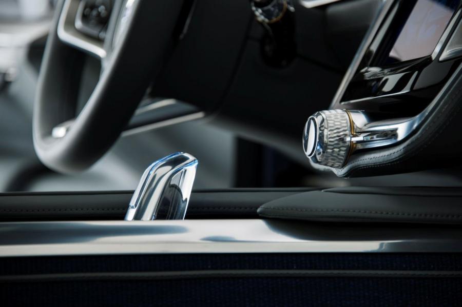 Детали интерьера Volvo Concept Coupe 2013 года  (фото 34 из 69)